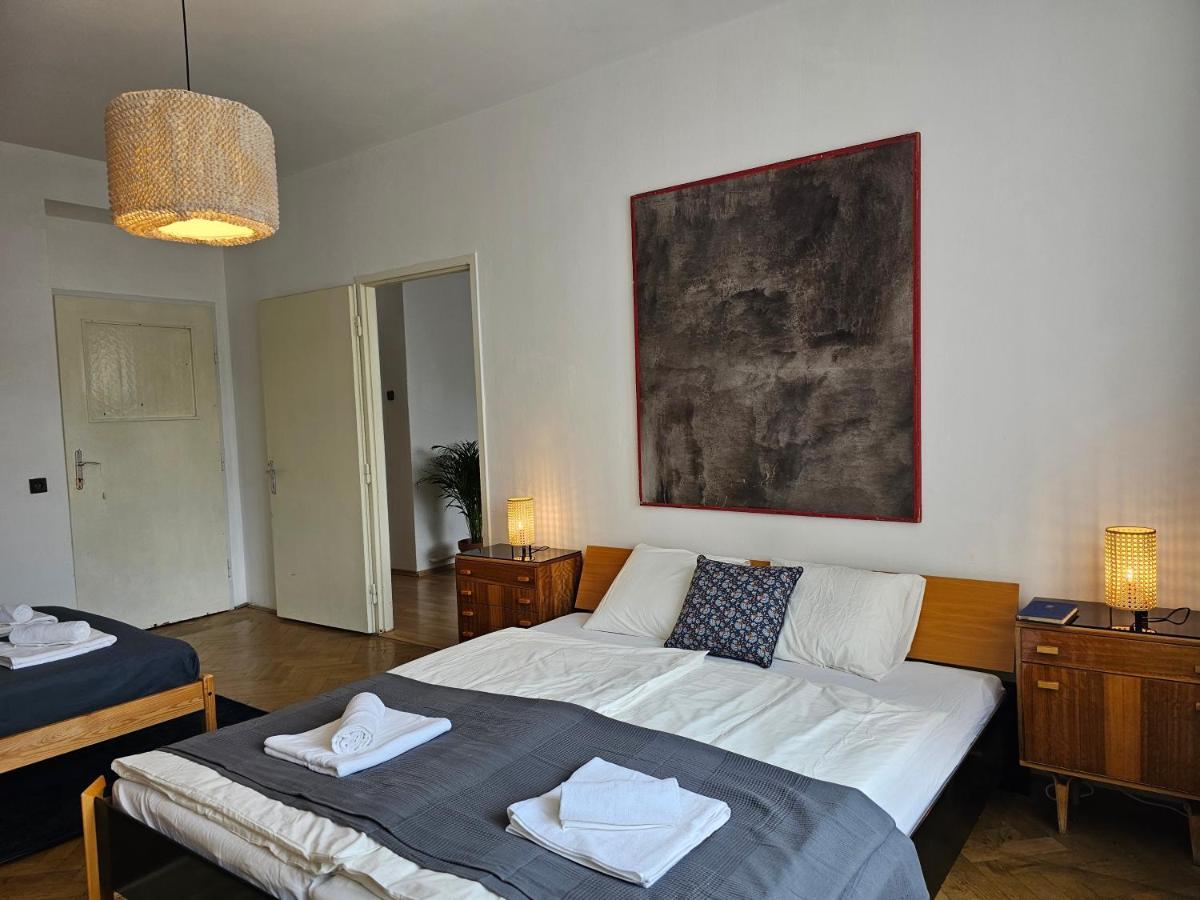 Stone Square Apartment Bratislava Esterno foto