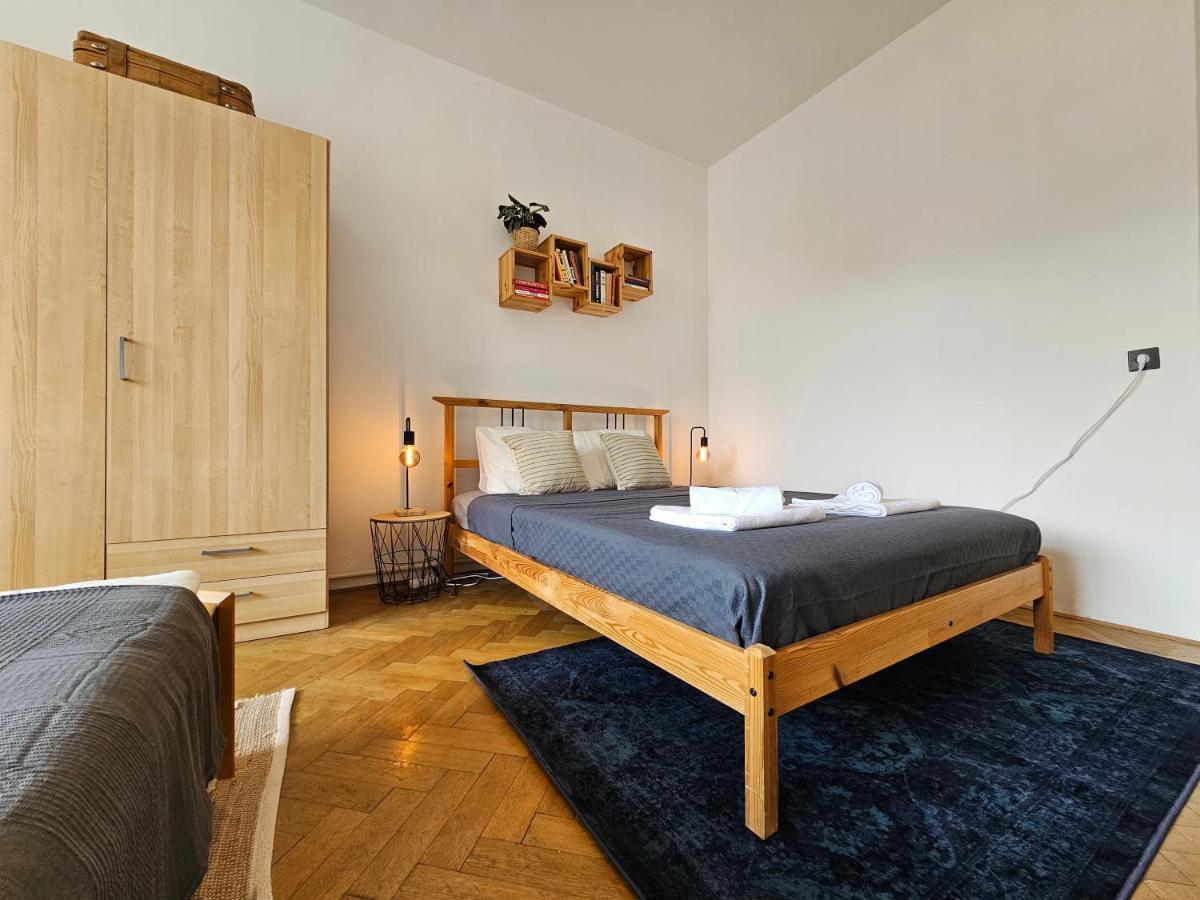 Stone Square Apartment Bratislava Esterno foto