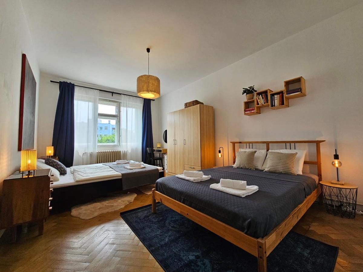 Stone Square Apartment Bratislava Esterno foto
