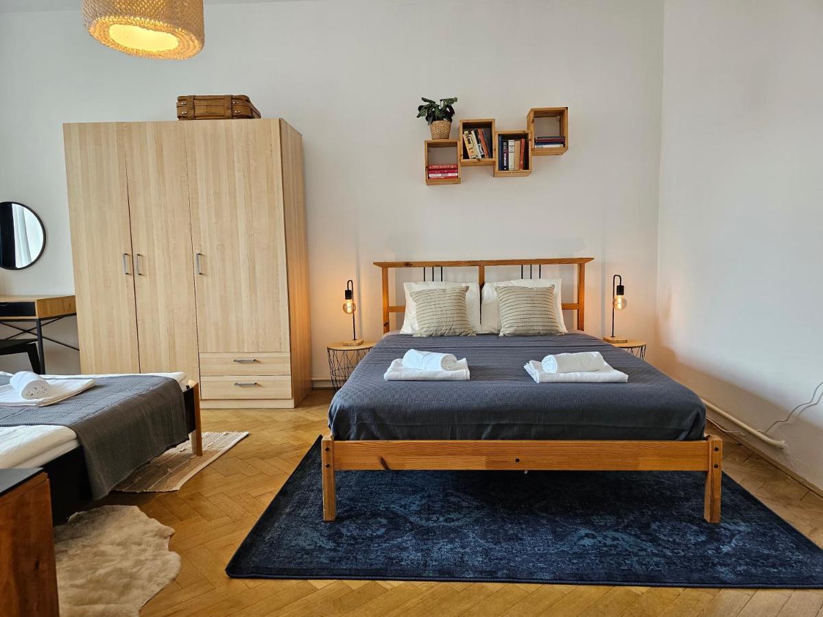 Stone Square Apartment Bratislava Esterno foto
