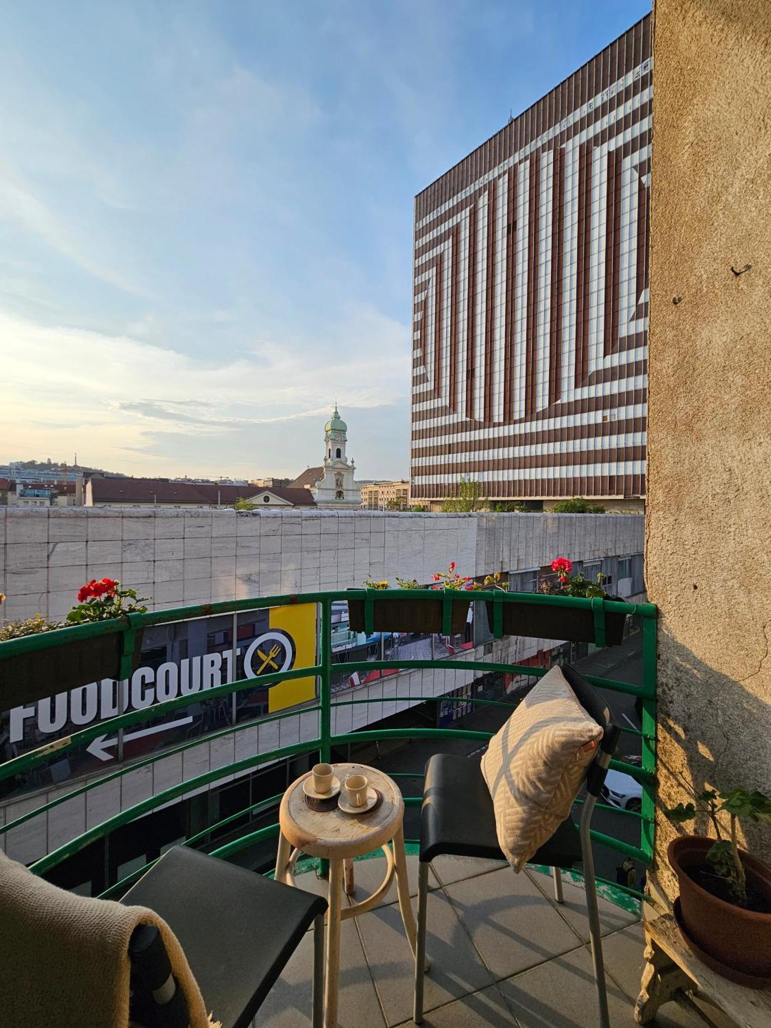Stone Square Apartment Bratislava Esterno foto