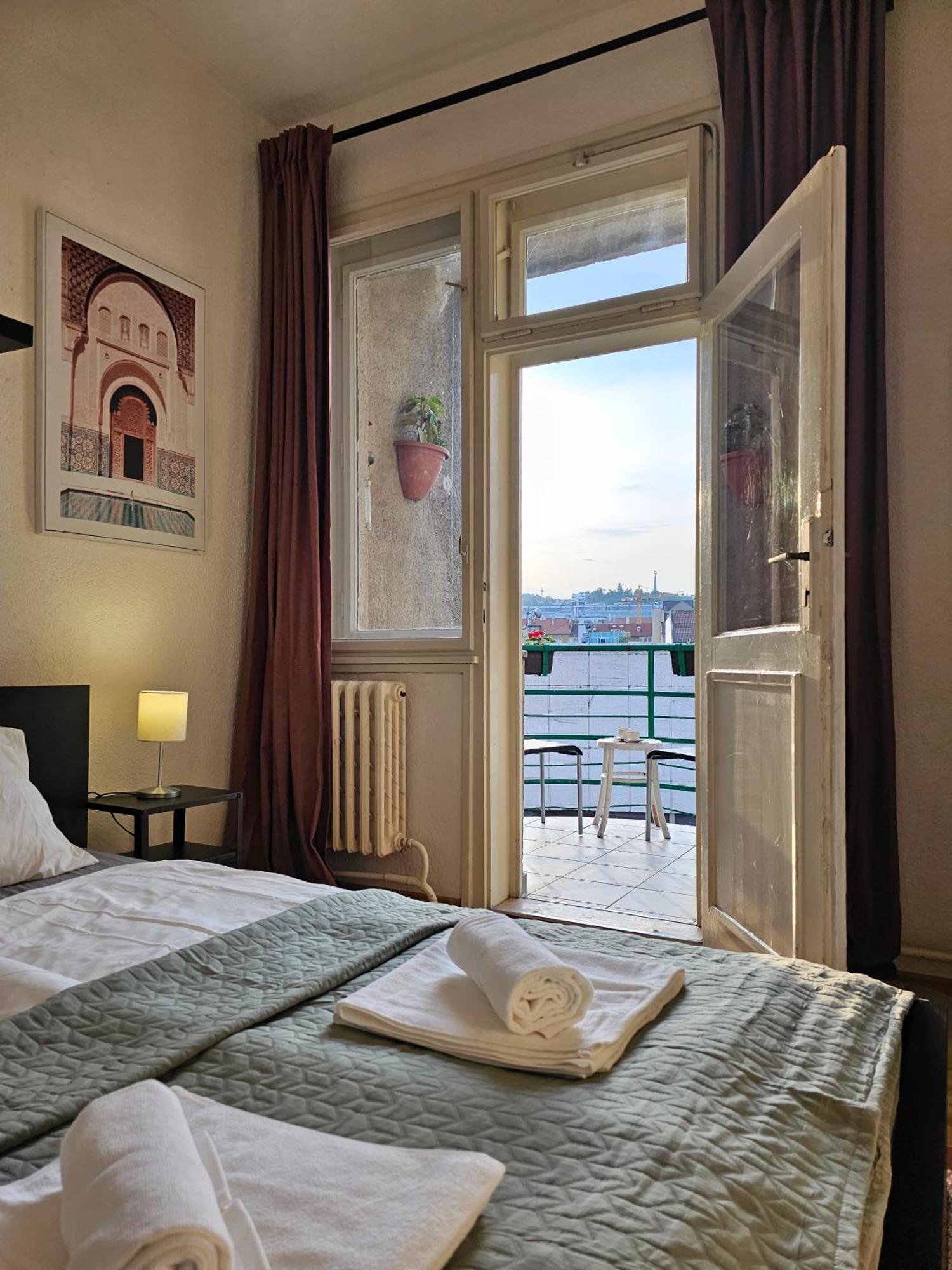 Stone Square Apartment Bratislava Esterno foto